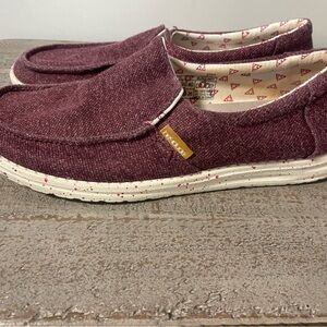 Women’s Hey Dudes size 9